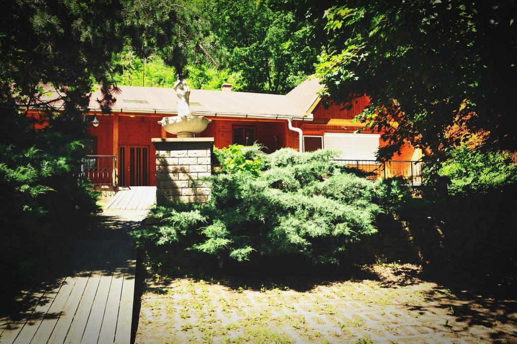 Apartment Favilla Ueduelohaz *