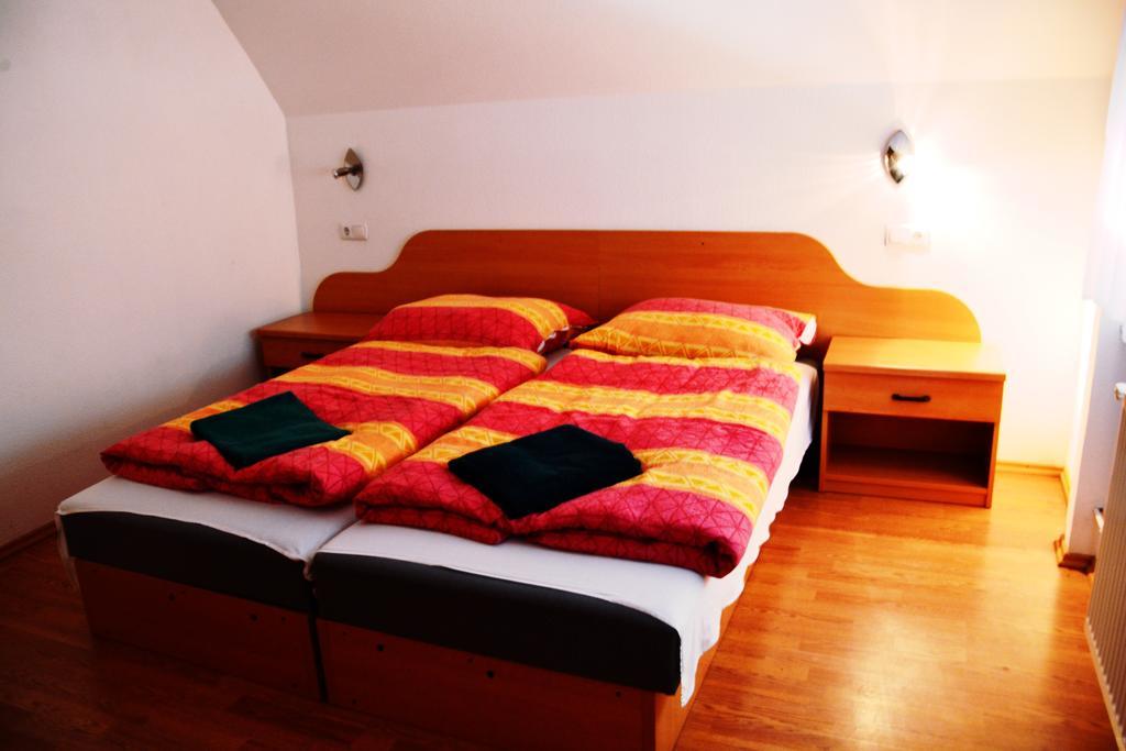 Apartment Favilla Ueduelohaz *