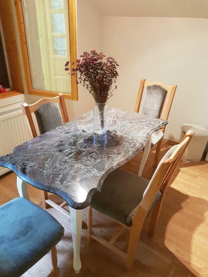 Apartment Favilla Ueduelohaz